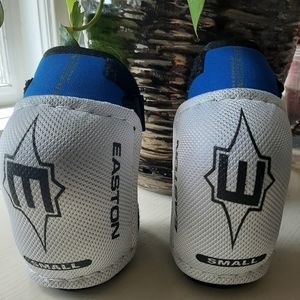 Easton youth elbow pads size small
